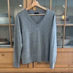 Like New Quince Cashmere V-Neck Sweater
